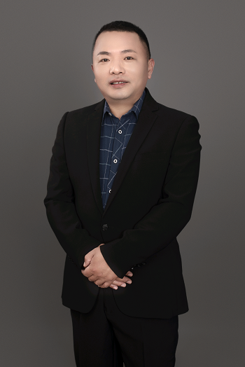 张伟豪照片.png