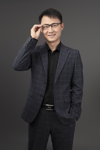 黄孝东照片.png