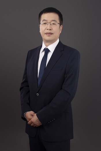 闫钟.jpg