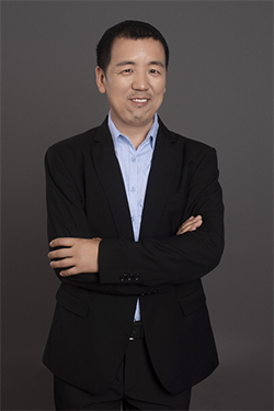 梁振华.jpg